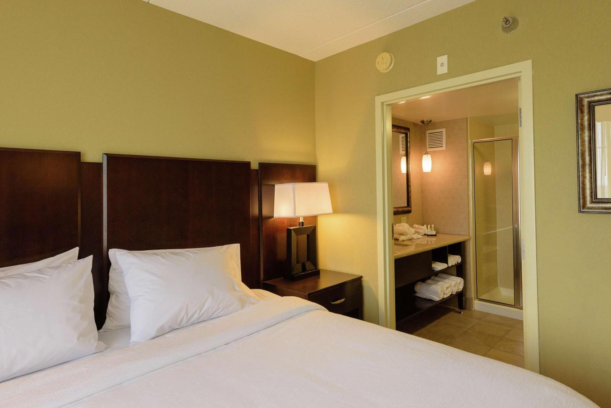 Two Bedroom Suite Non-Smoking,1281378571:JPEG